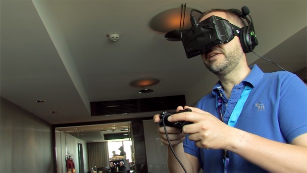 Geschaut wird mit der Oculus Rift - gesteuert mit dem Gamepad. (Foto: dp)